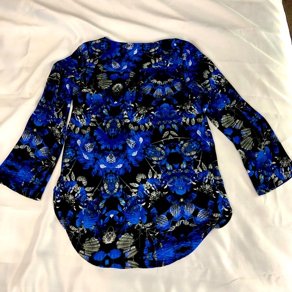 Express Black Floral Tunic Top - Picture 10 of 16